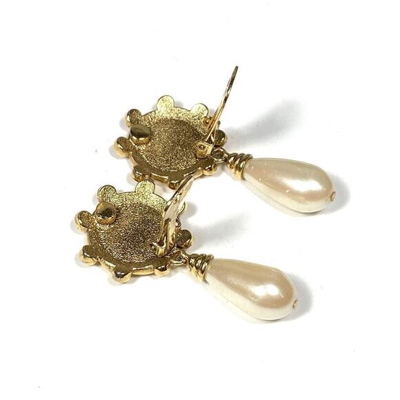 Cameo Clip Ons Dangles Earrings Drops Faux Pearl Drops Gold Tone Vintage Estate - Picture 10 of 13